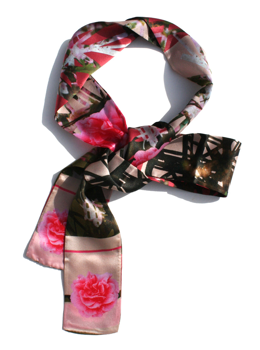 Silk Twilly, double sided Castle drogo